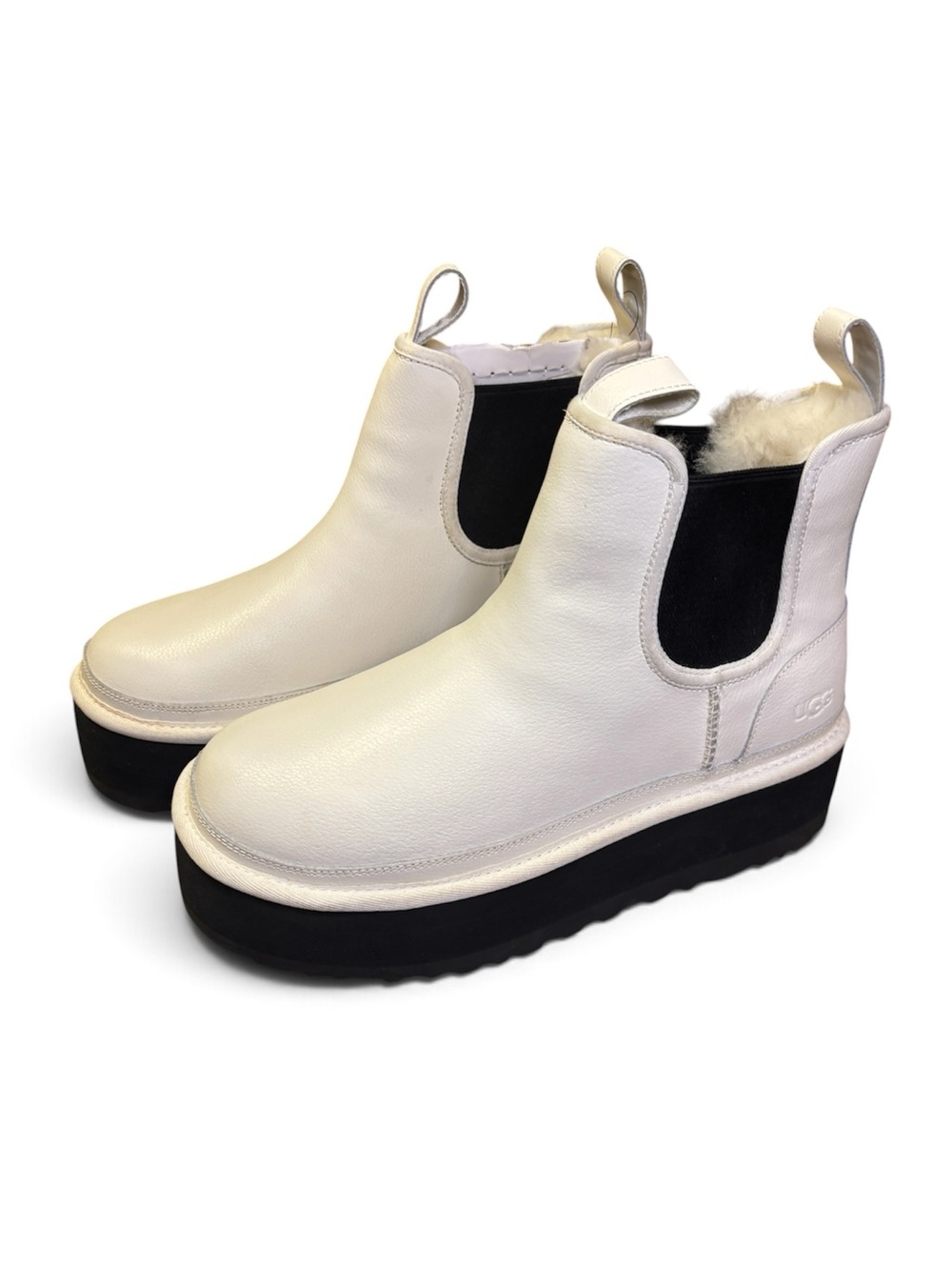 UGG Neumel Platform Size 10 Chelsea White Leather Platform Boots Women’s 1139510